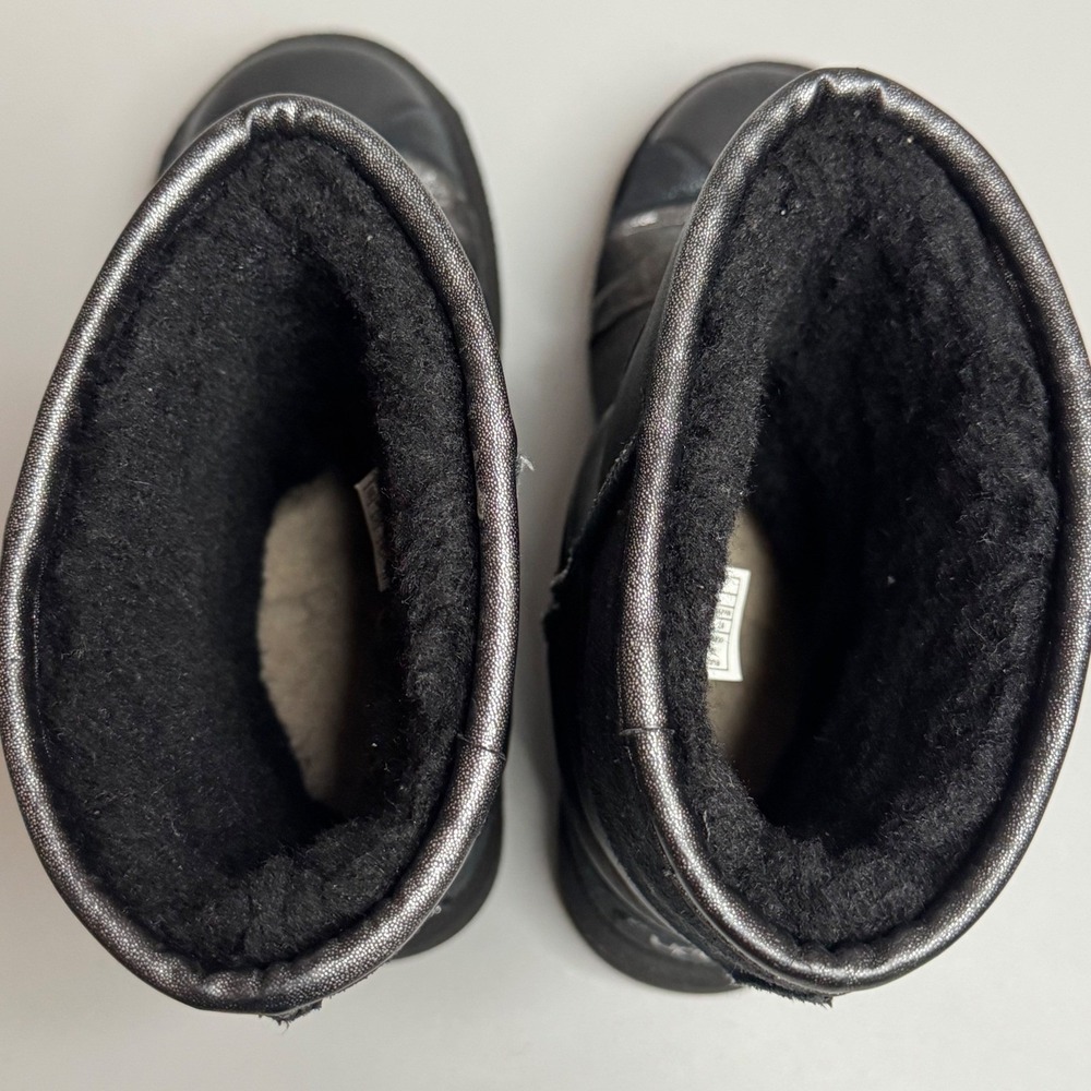 UGG Classic Womens Sz 7 Patchwork Metallic Black Silver Shearling Boots Short - Picture 6 of 10